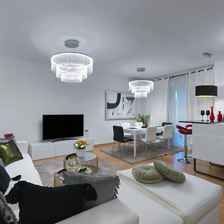 Elegant Apartment In Glyfada アテネ エクステリア 写真