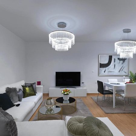 Elegant Apartment In Glyfada アテネ エクステリア 写真