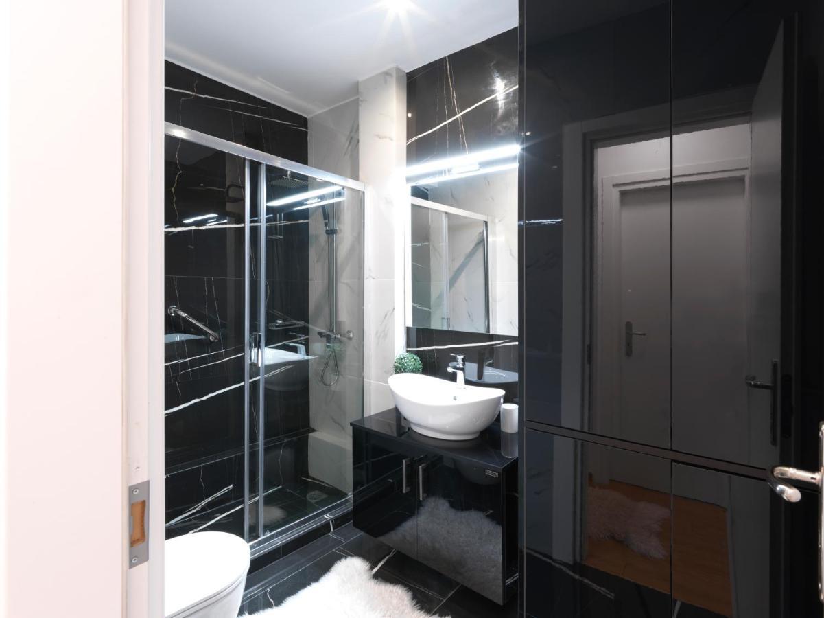 Elegant Apartment In Glyfada アテネ エクステリア 写真