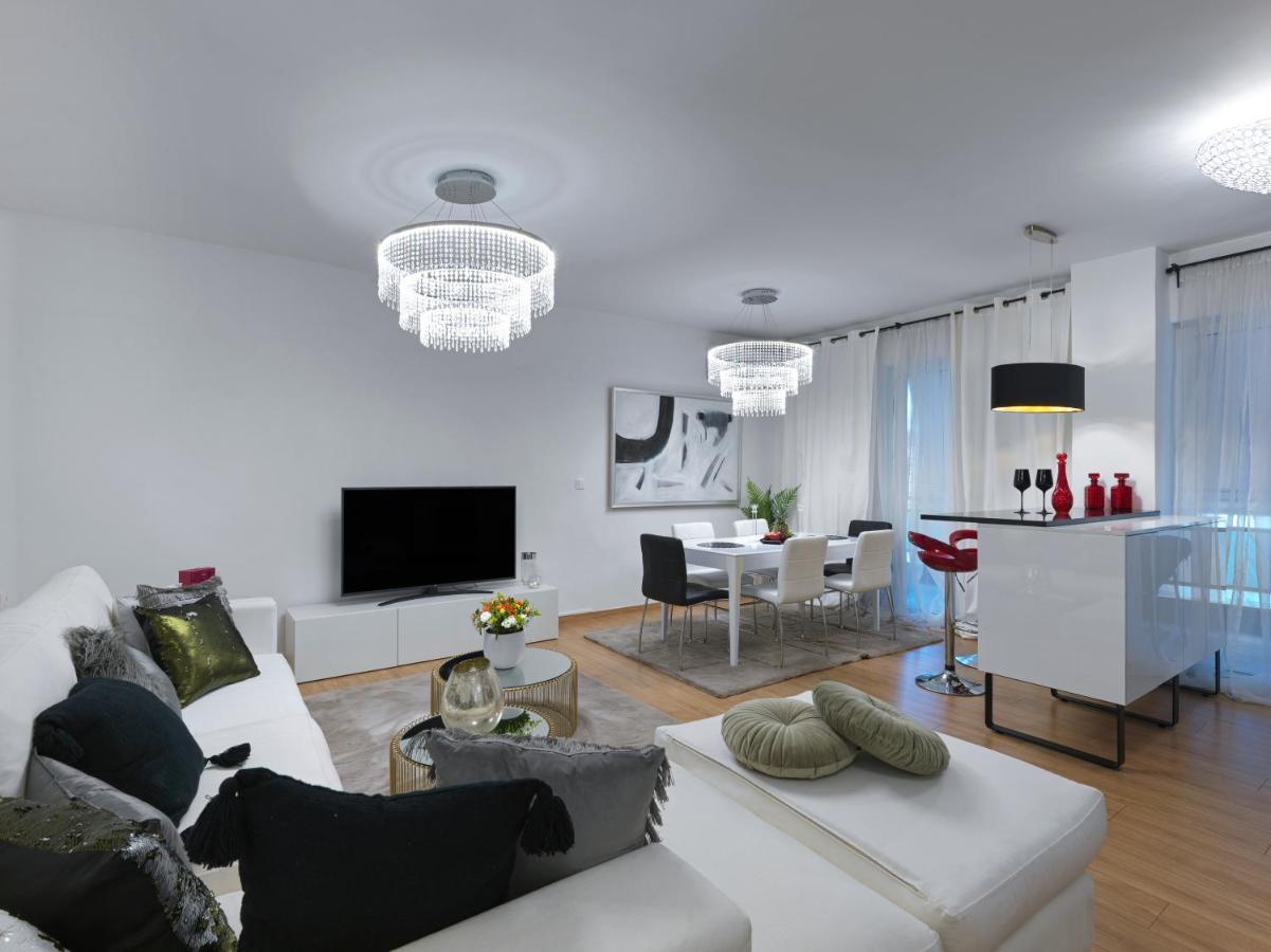 Elegant Apartment In Glyfada アテネ エクステリア 写真